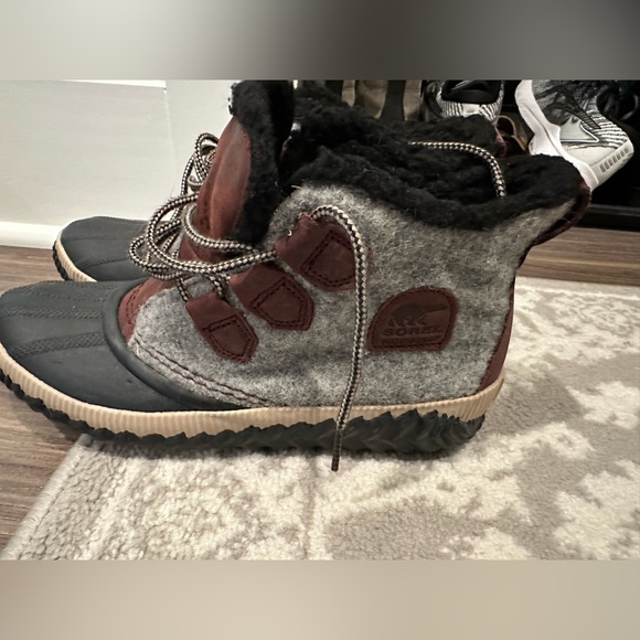 Women”s sorel boots - Picture 1 of 3